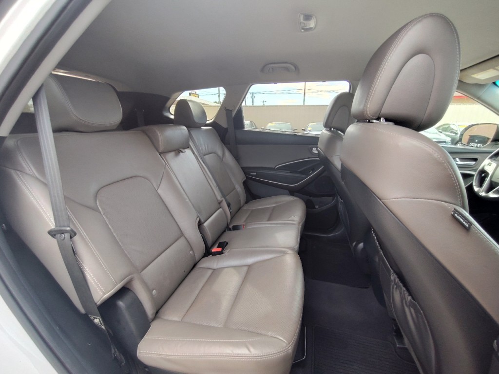 2017 Hyundai Santa Fe Image 37