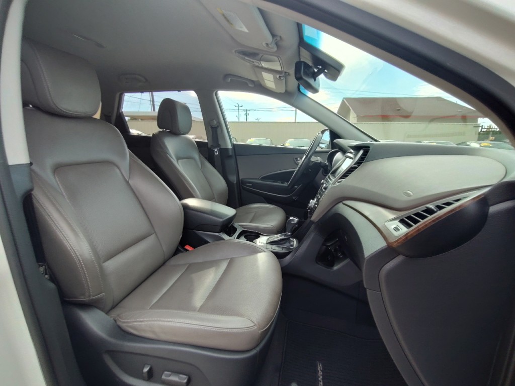 2017 Hyundai Santa Fe Image 41