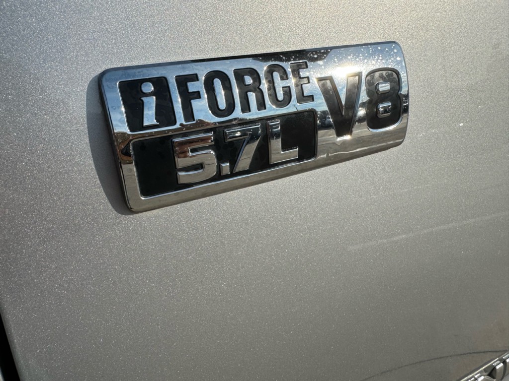 2019 Toyota Tundra Image 2