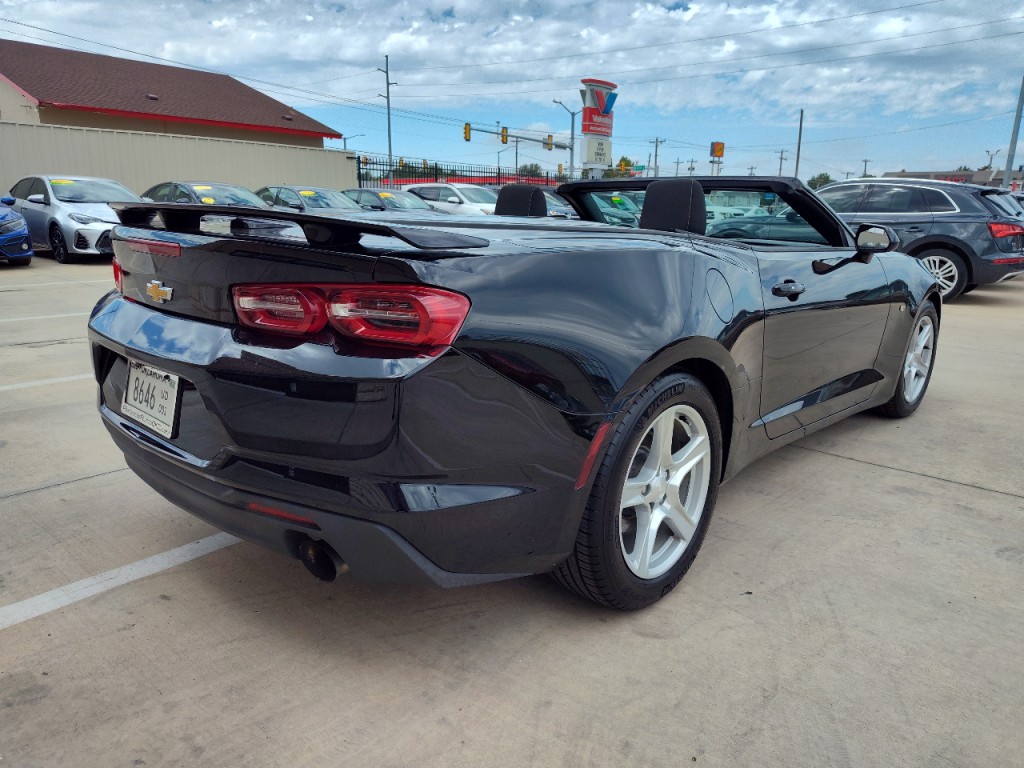 2019 Chevrolet Camaro Image 4