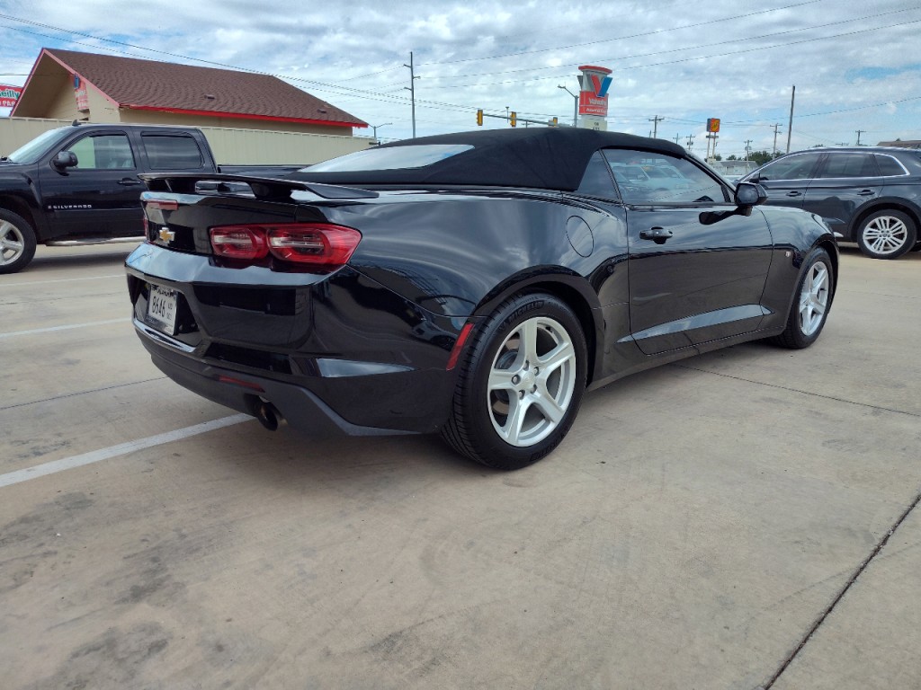 2019 Chevrolet Camaro Image 19