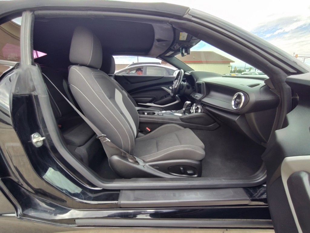 2019 Chevrolet Camaro Image 34