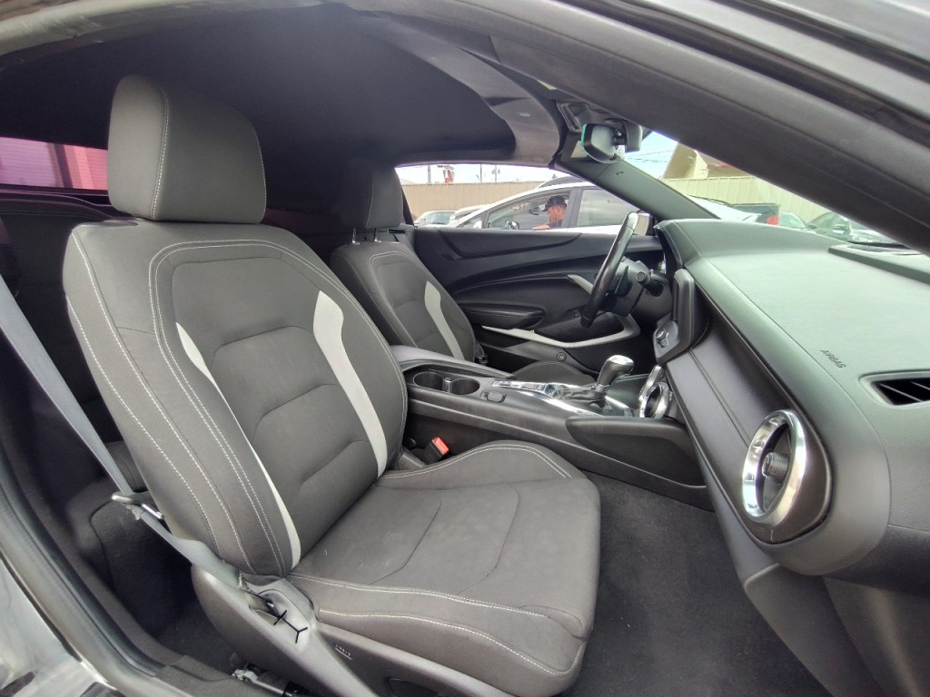 2019 Chevrolet Camaro Image 35