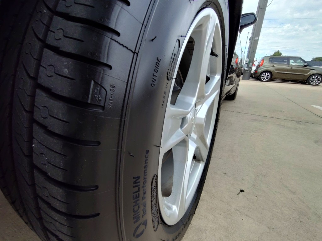 2019 Chevrolet Camaro Image 12