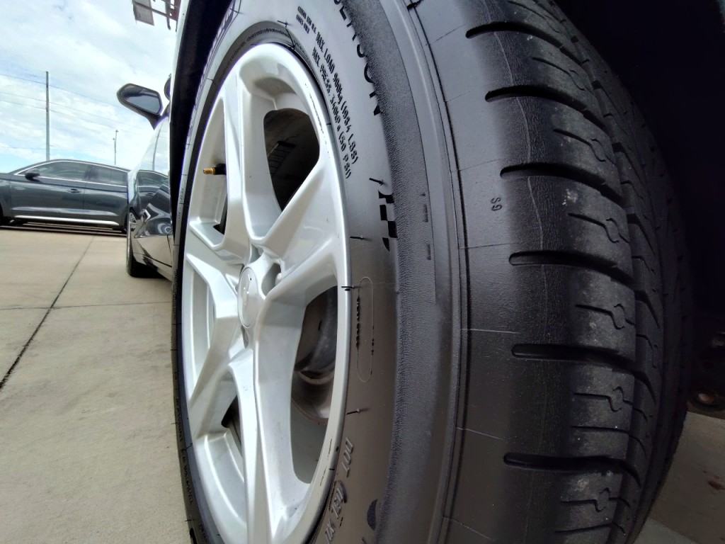 2019 Chevrolet Camaro Image 13