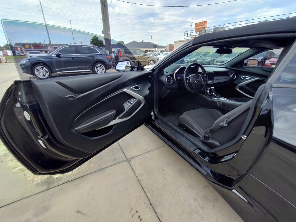 2019 Chevrolet Camaro Image 14