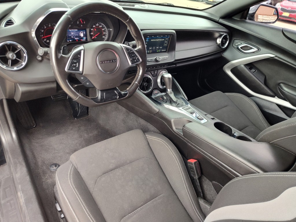 2019 Chevrolet Camaro Image 16