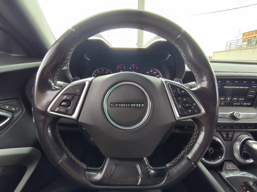 2019 Chevrolet Camaro Image 17