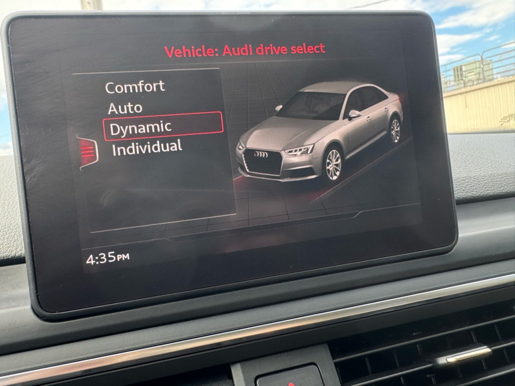 2018 Audi A4 Image 36