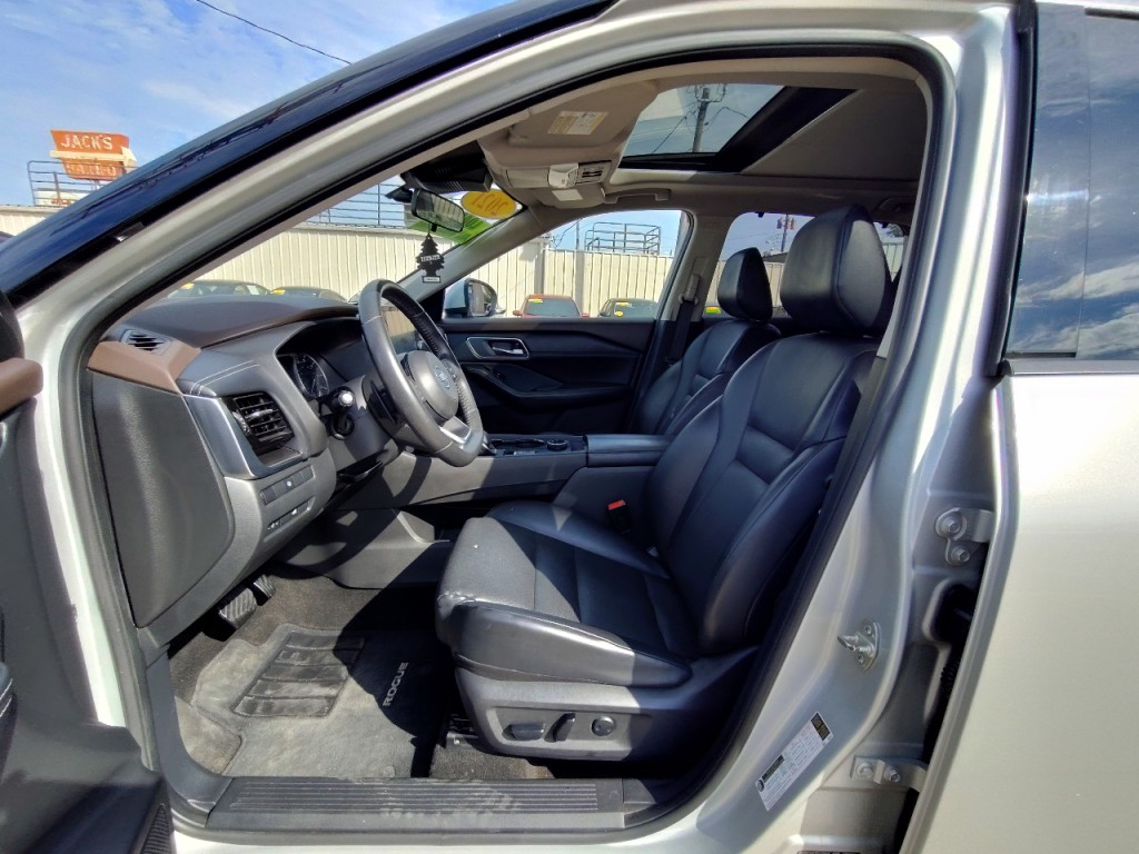 2021 Nissan Rogue Image 12