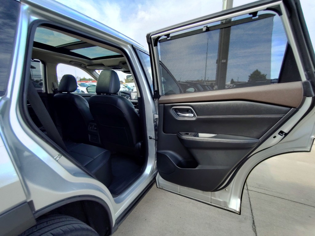 2021 Nissan Rogue Image 36