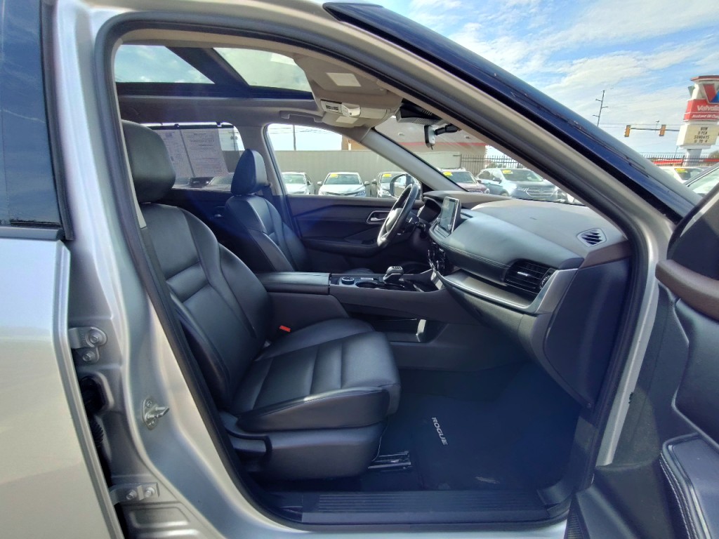 2021 Nissan Rogue Image 41