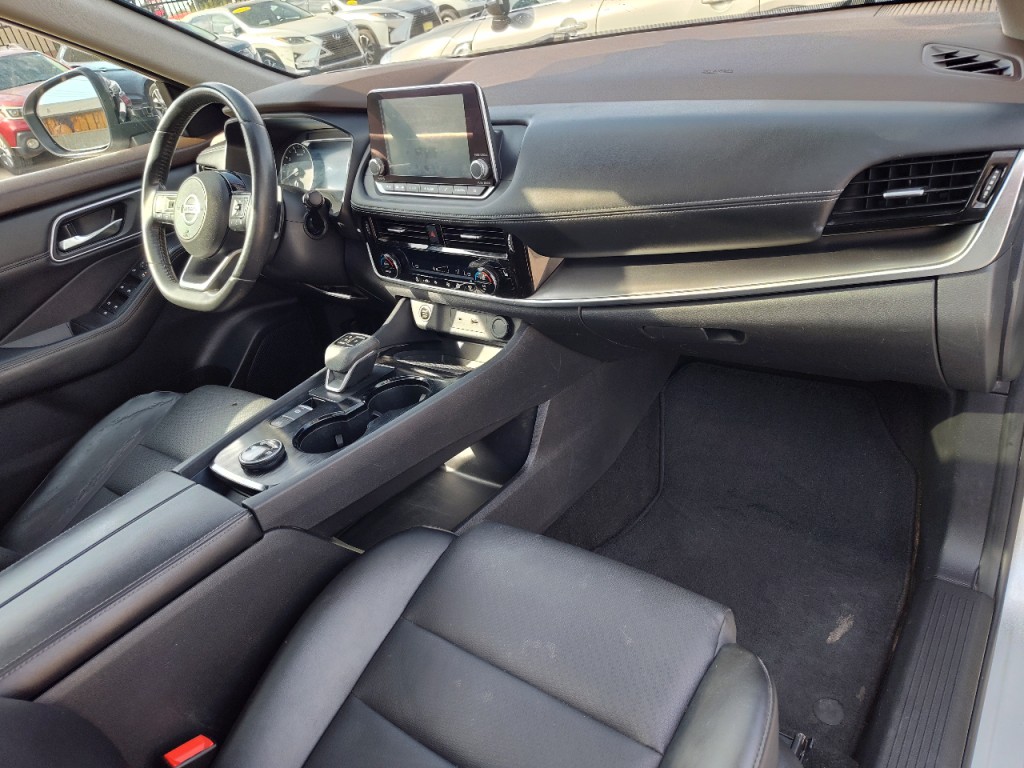 2021 Nissan Rogue Image 42