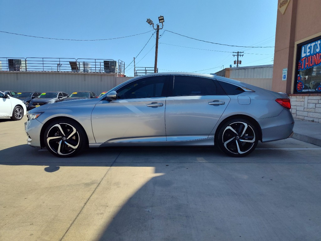 2019 Honda Accord Image 8