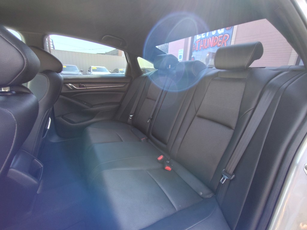 2019 Honda Accord Image 35