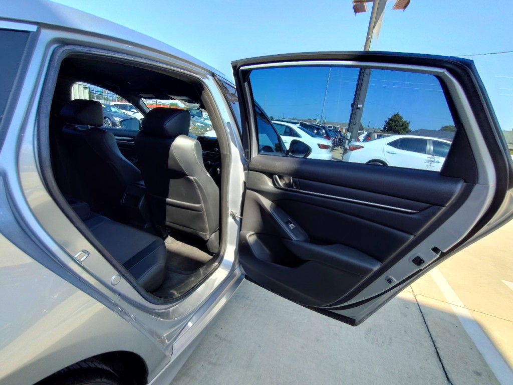 2019 Honda Accord Image 39