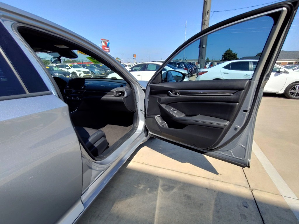 2019 Honda Accord Image 43