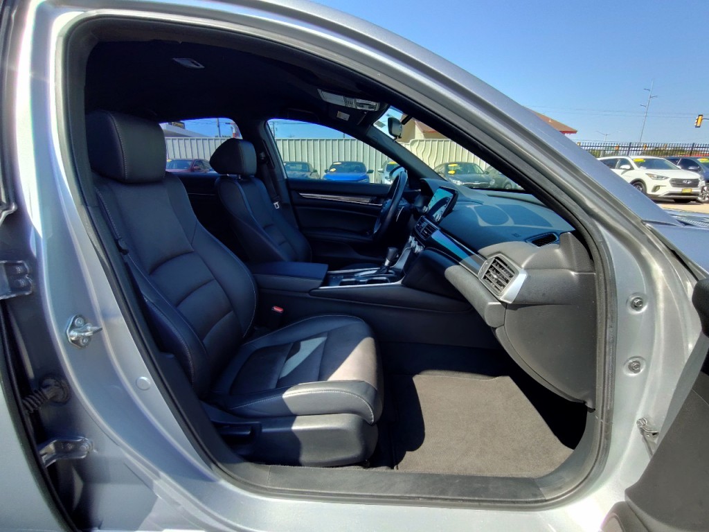 2019 Honda Accord Image 45