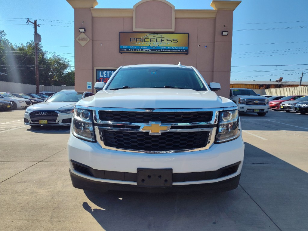 2016 Chevrolet Suburban Image 2