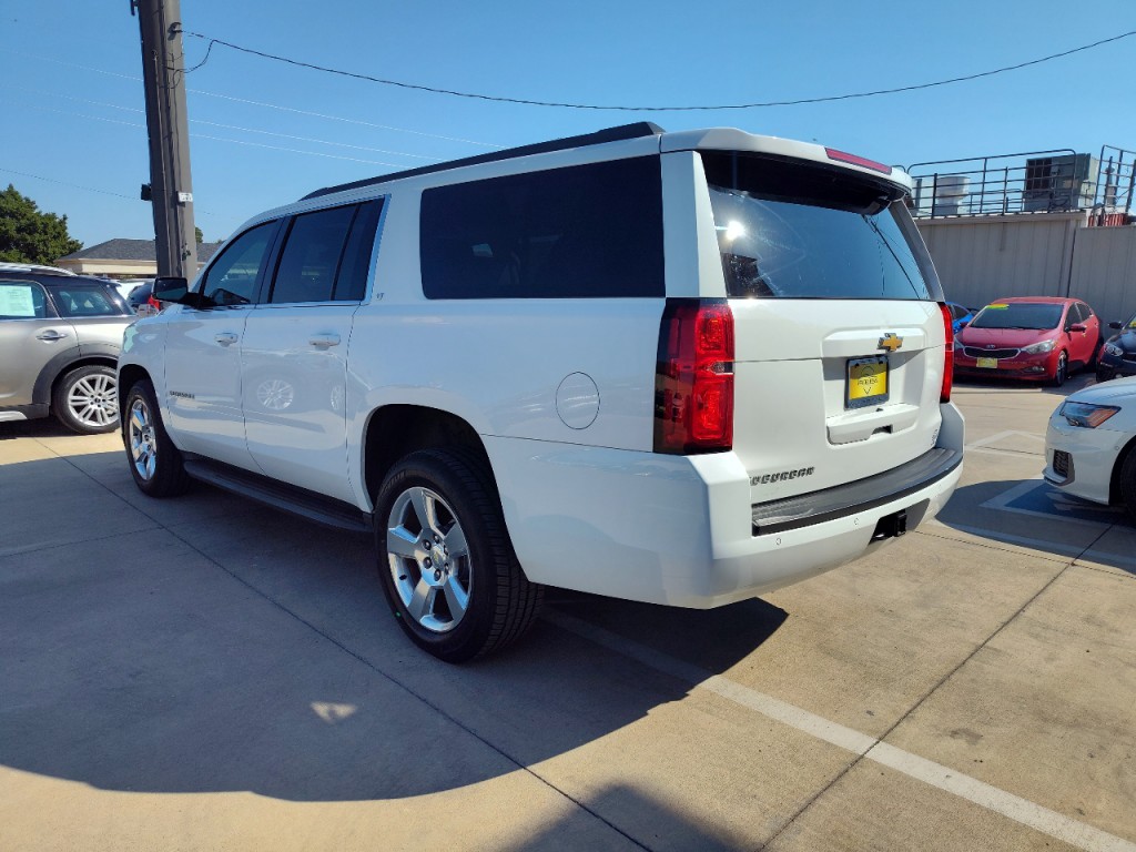 2016 Chevrolet Suburban Image 7