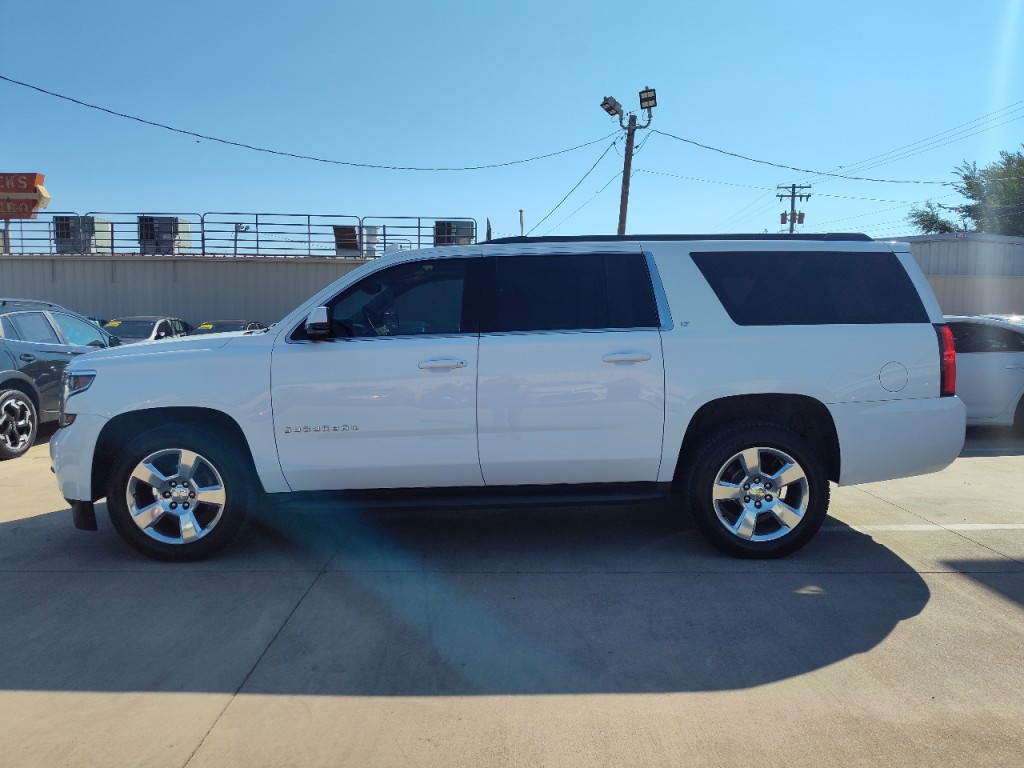 2016 Chevrolet Suburban Image 8