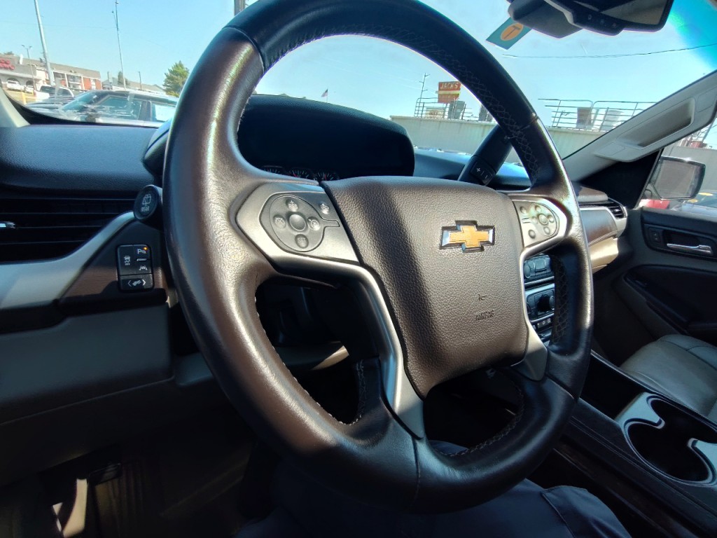 2016 Chevrolet Suburban Image 18
