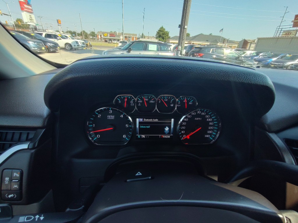 2016 Chevrolet Suburban Image 20