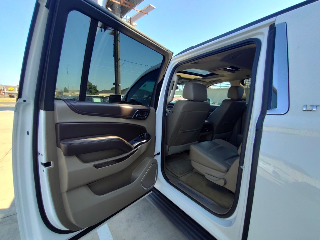 2016 Chevrolet Suburban Image 31