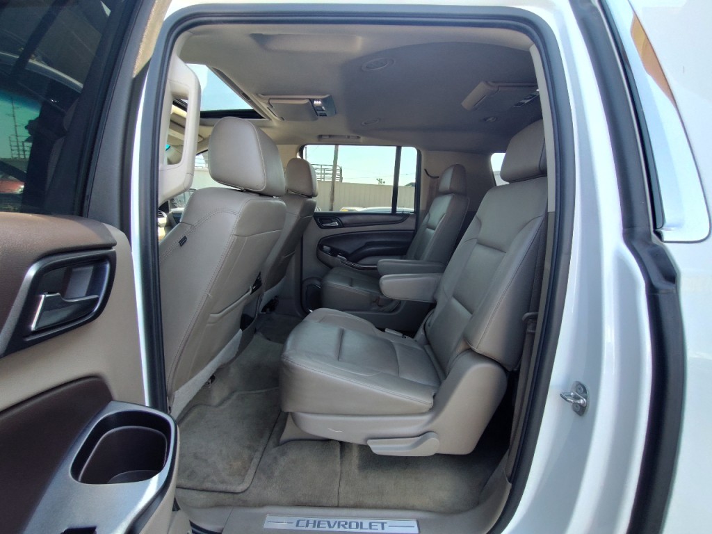 2016 Chevrolet Suburban Image 32