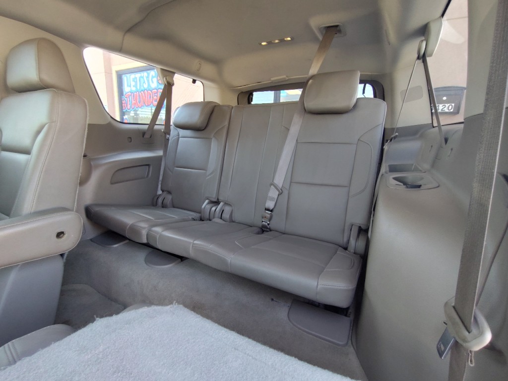 2016 Chevrolet Suburban Image 35