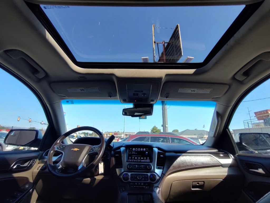 2016 Chevrolet Suburban Image 38