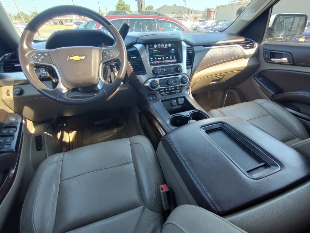 2016 Chevrolet Suburban Image 39