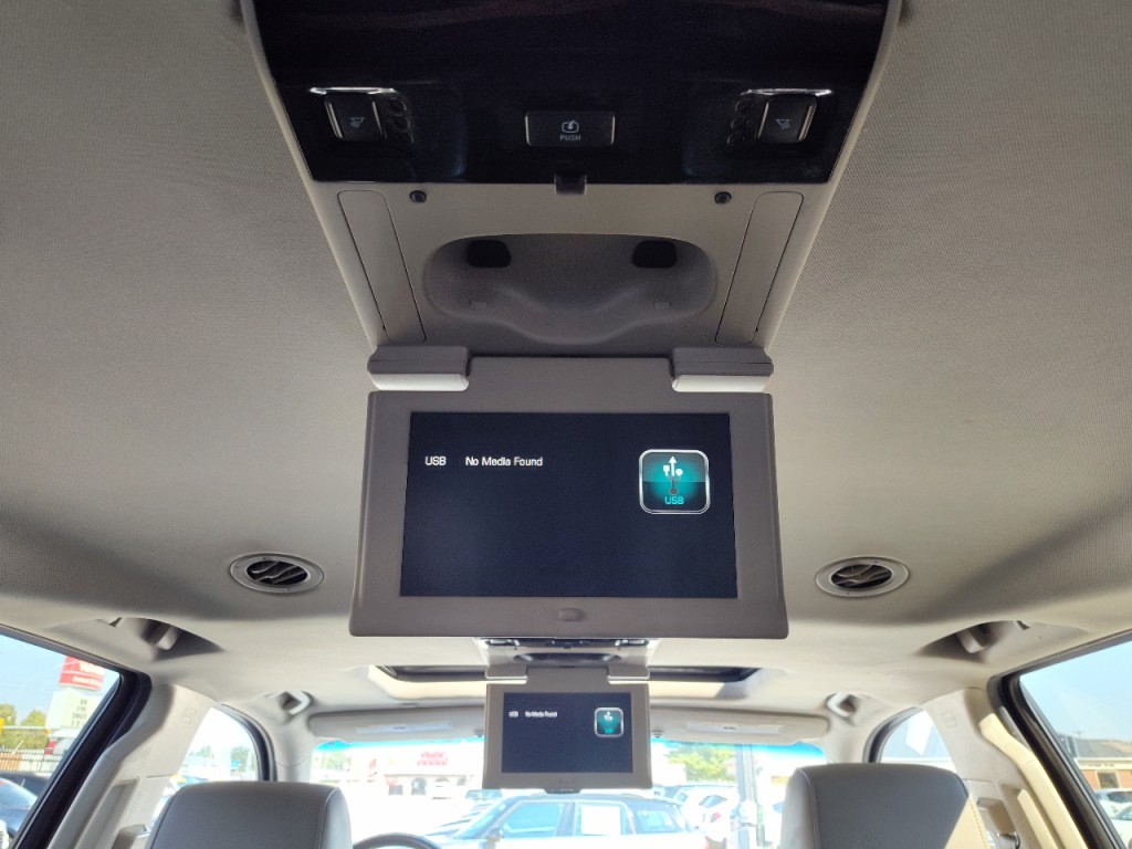 2016 Chevrolet Suburban Image 43