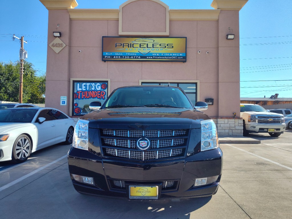 2014 Cadillac Escalade Image 2