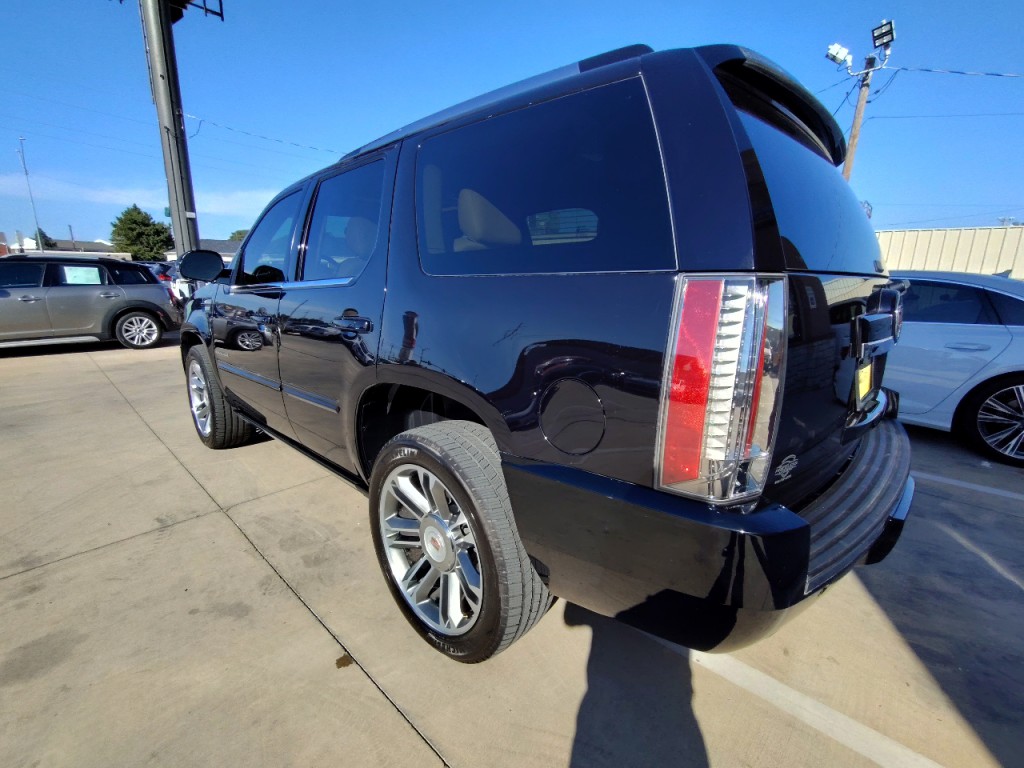 2014 Cadillac Escalade Image 6