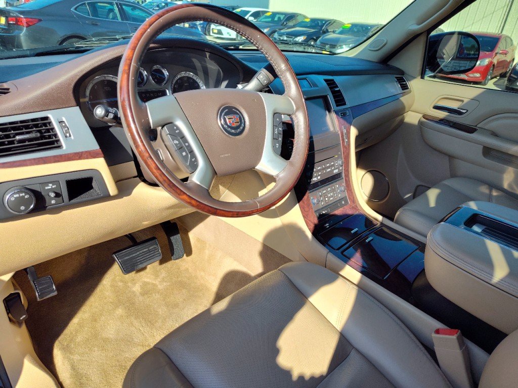 2014 Cadillac Escalade Image 12