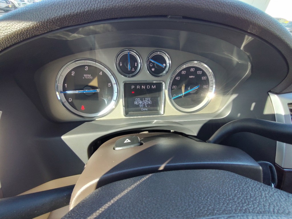 2014 Cadillac Escalade Image 18
