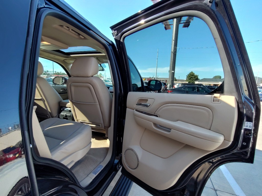 2014 Cadillac Escalade Image 38