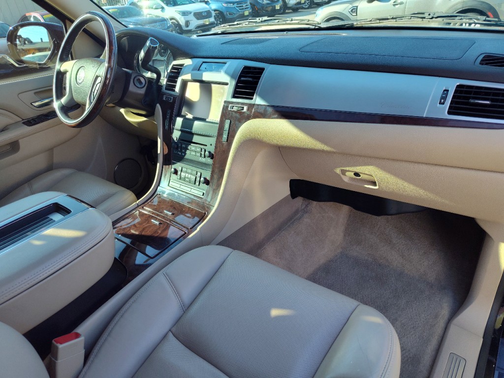 2014 Cadillac Escalade Image 40
