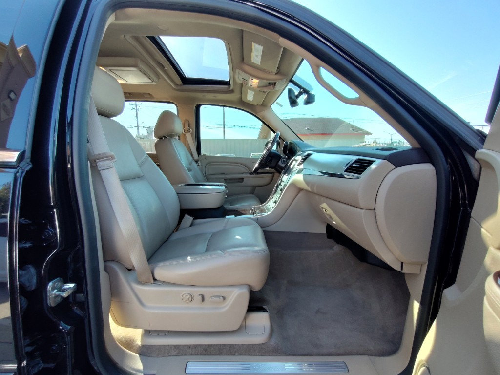 2014 Cadillac Escalade Image 41