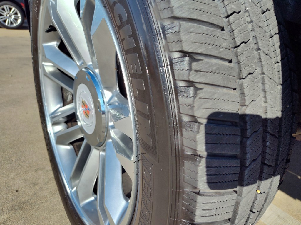 2014 Cadillac Escalade Image 43