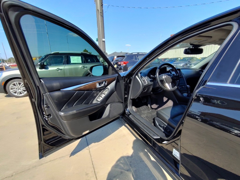 2018 INFINITI Q50 Image 12