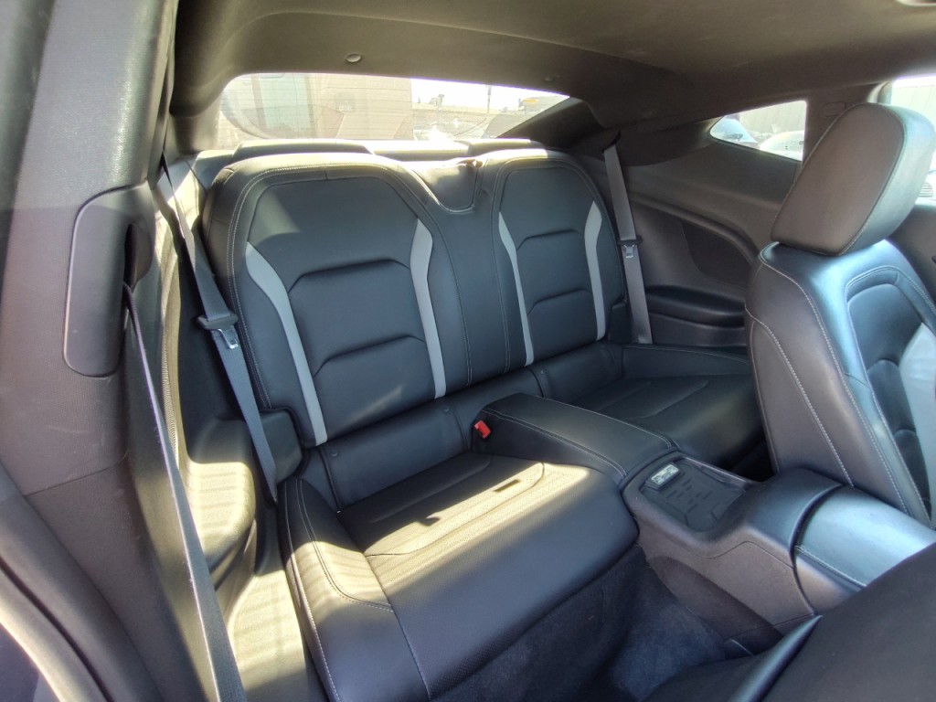2016 Chevrolet Camaro Image 38