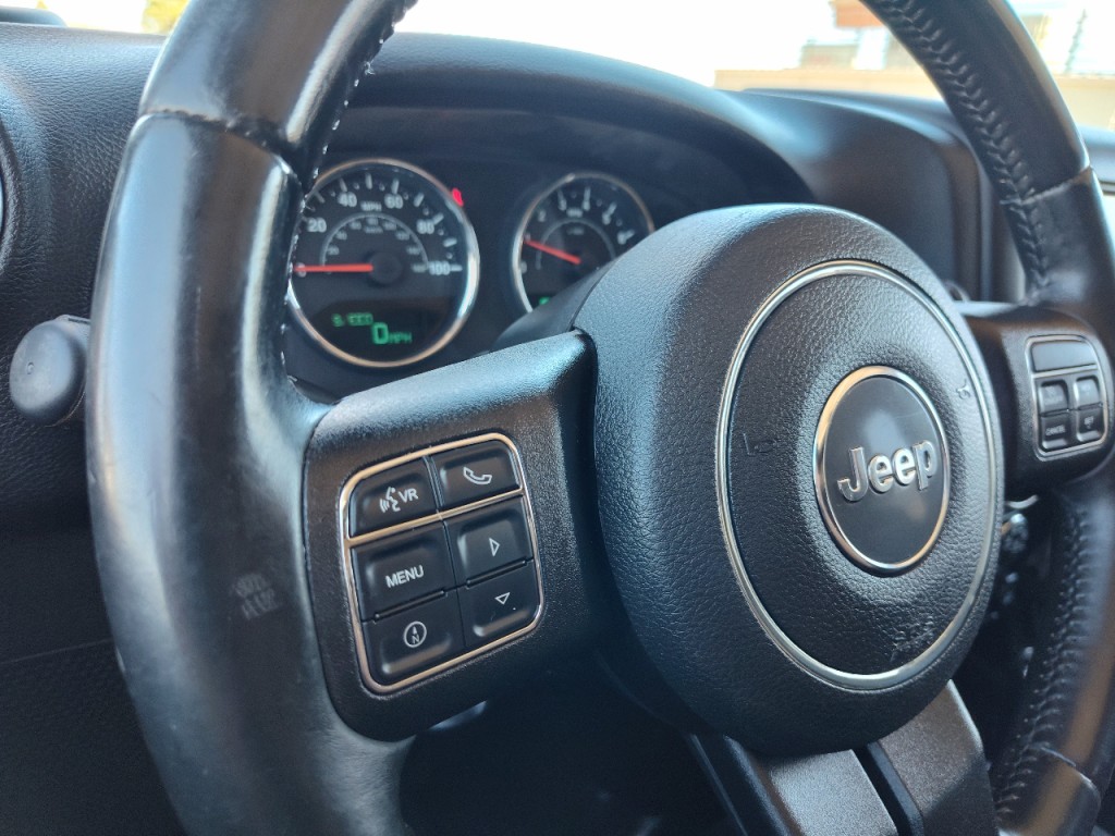 2015 Jeep Wrangler Image 17