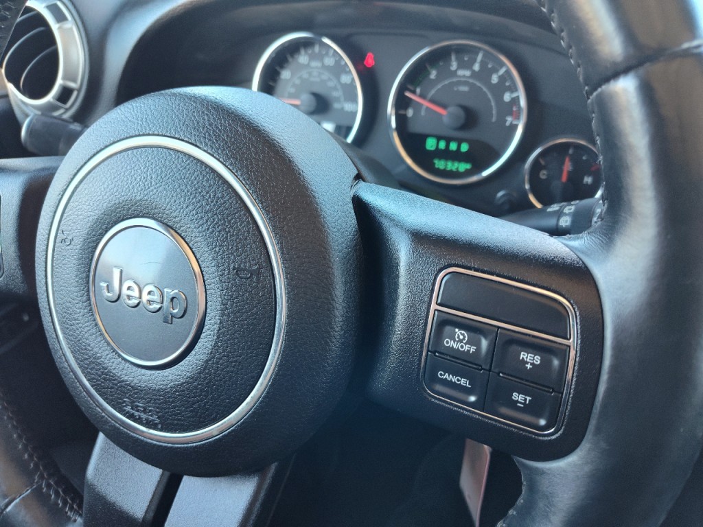 2015 Jeep Wrangler Image 18