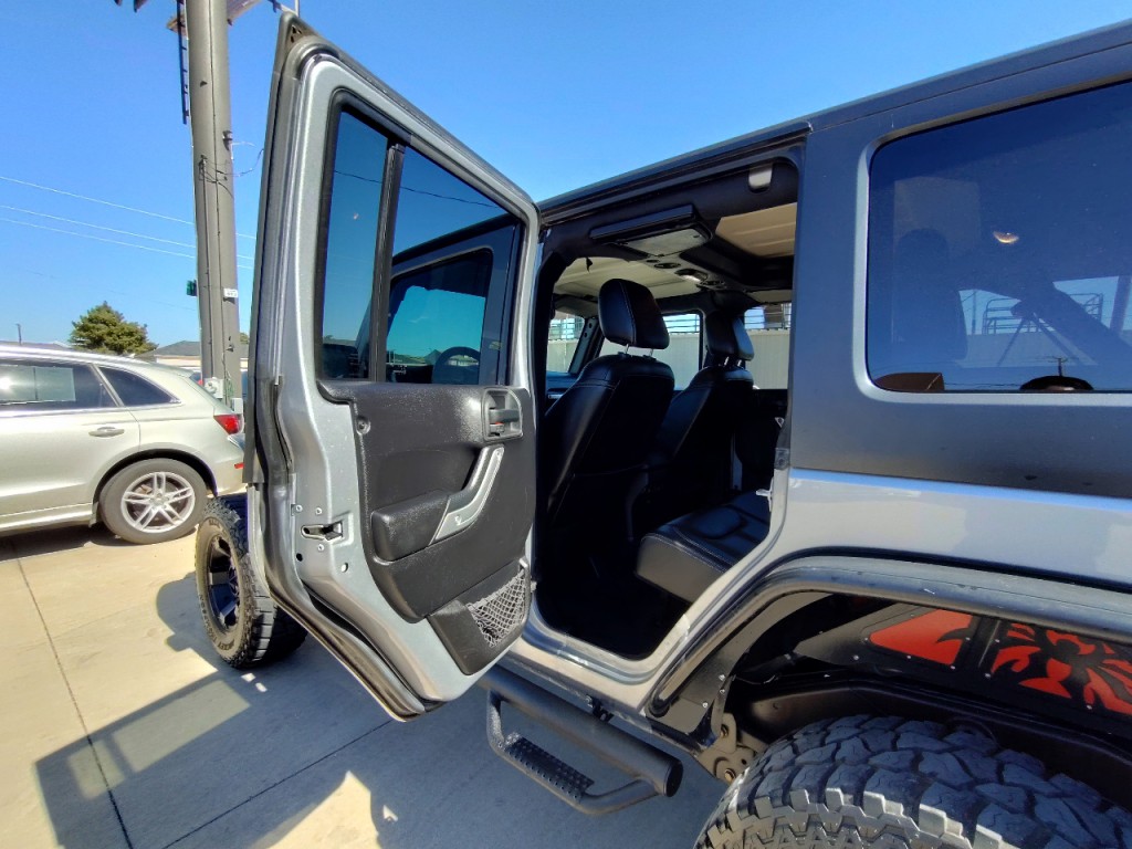 2015 Jeep Wrangler Image 25