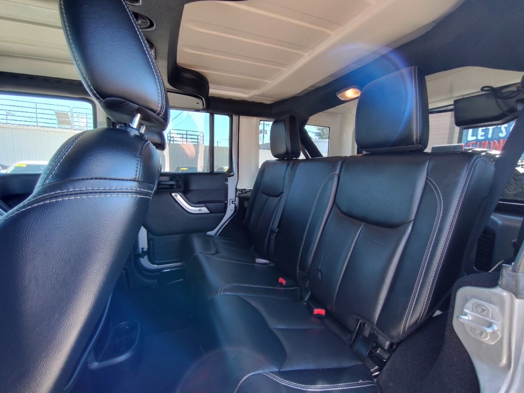 2015 Jeep Wrangler Image 28