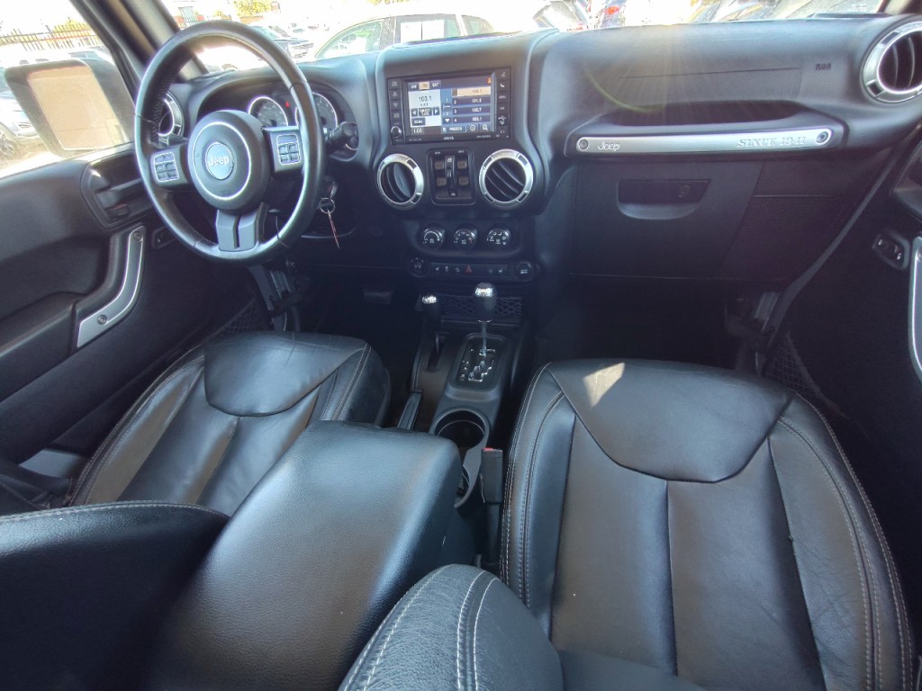 2015 Jeep Wrangler Image 32