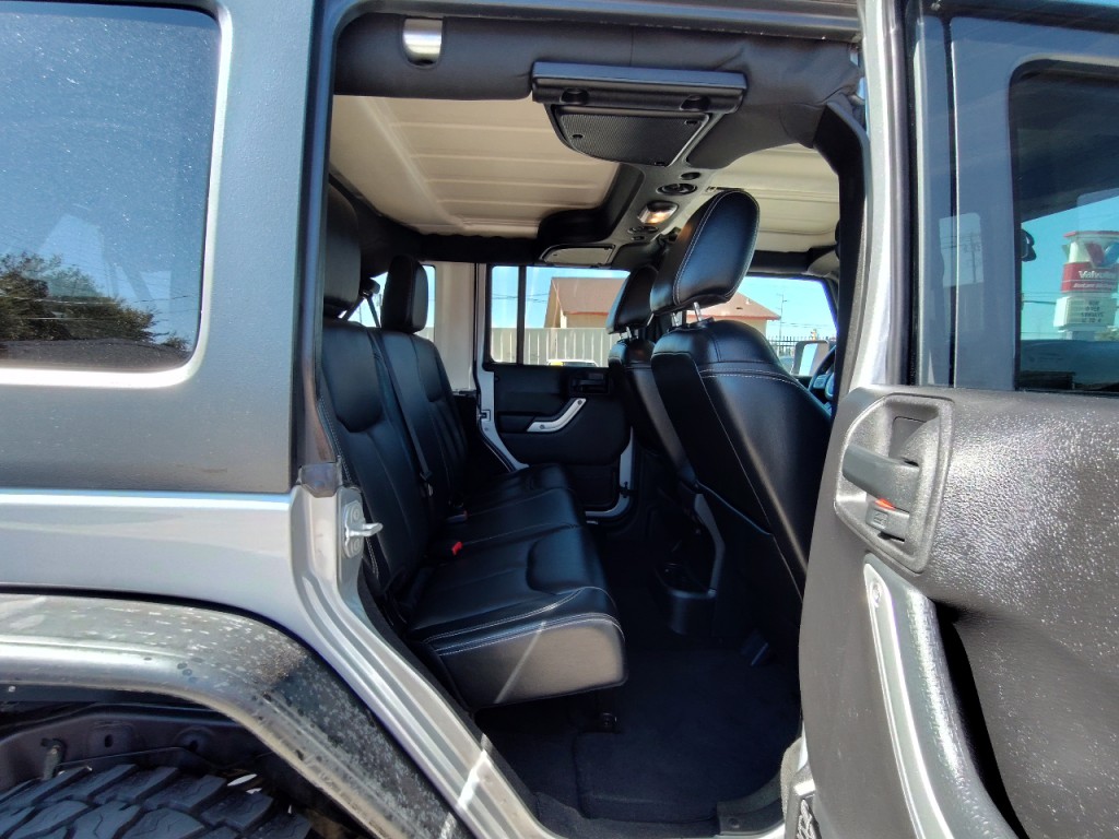 2015 Jeep Wrangler Image 34