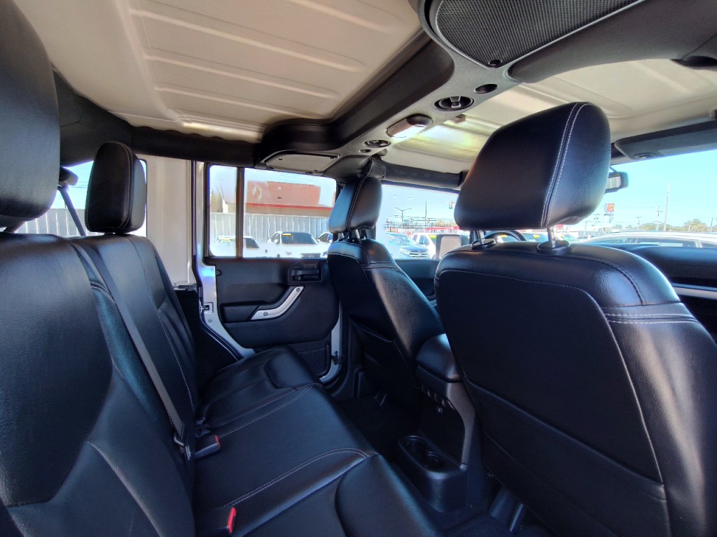2015 Jeep Wrangler Image 35